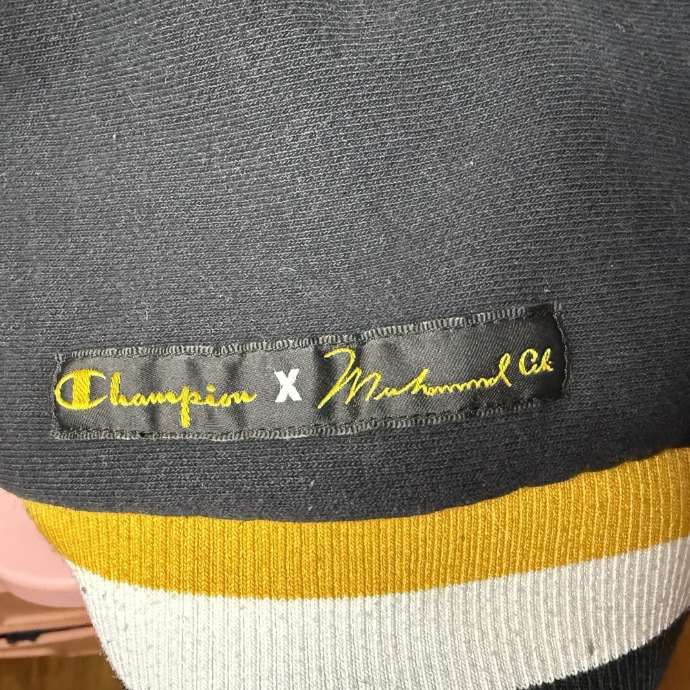 Mens SMALL Champion x Muhammad Ali Sweatshirt Black Gold Limited Edition 1/4 Zip - Picture 5 of 8